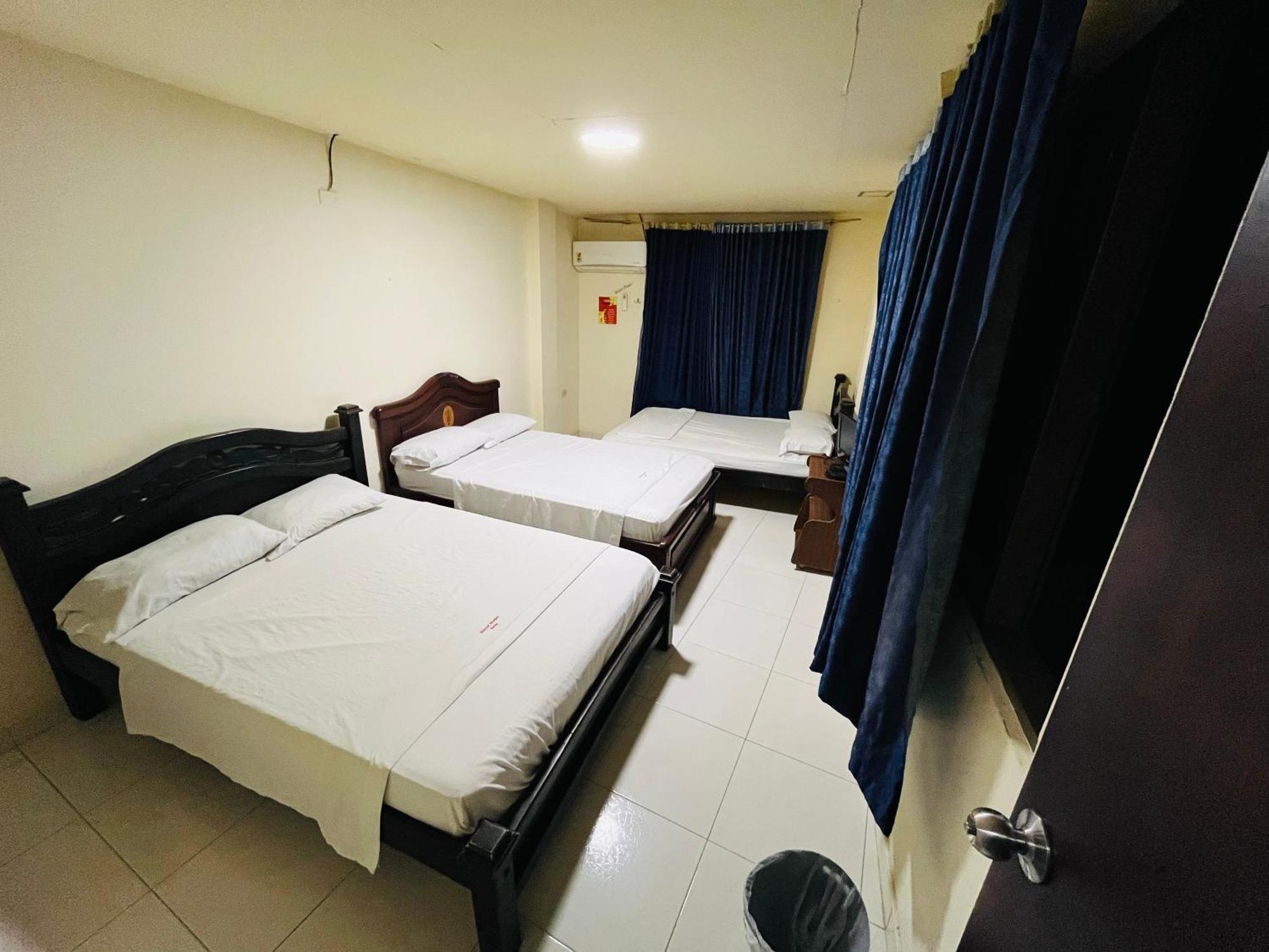 Merkezi Saray Villavieja Buitenkant foto