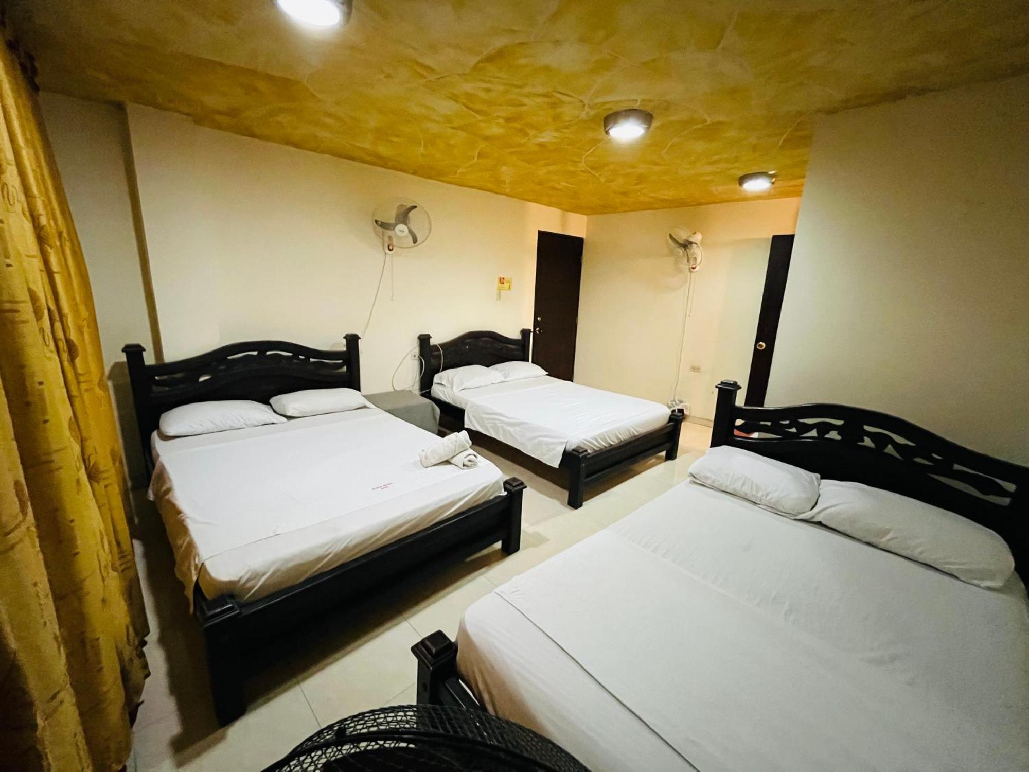 Merkezi Saray Villavieja Buitenkant foto
