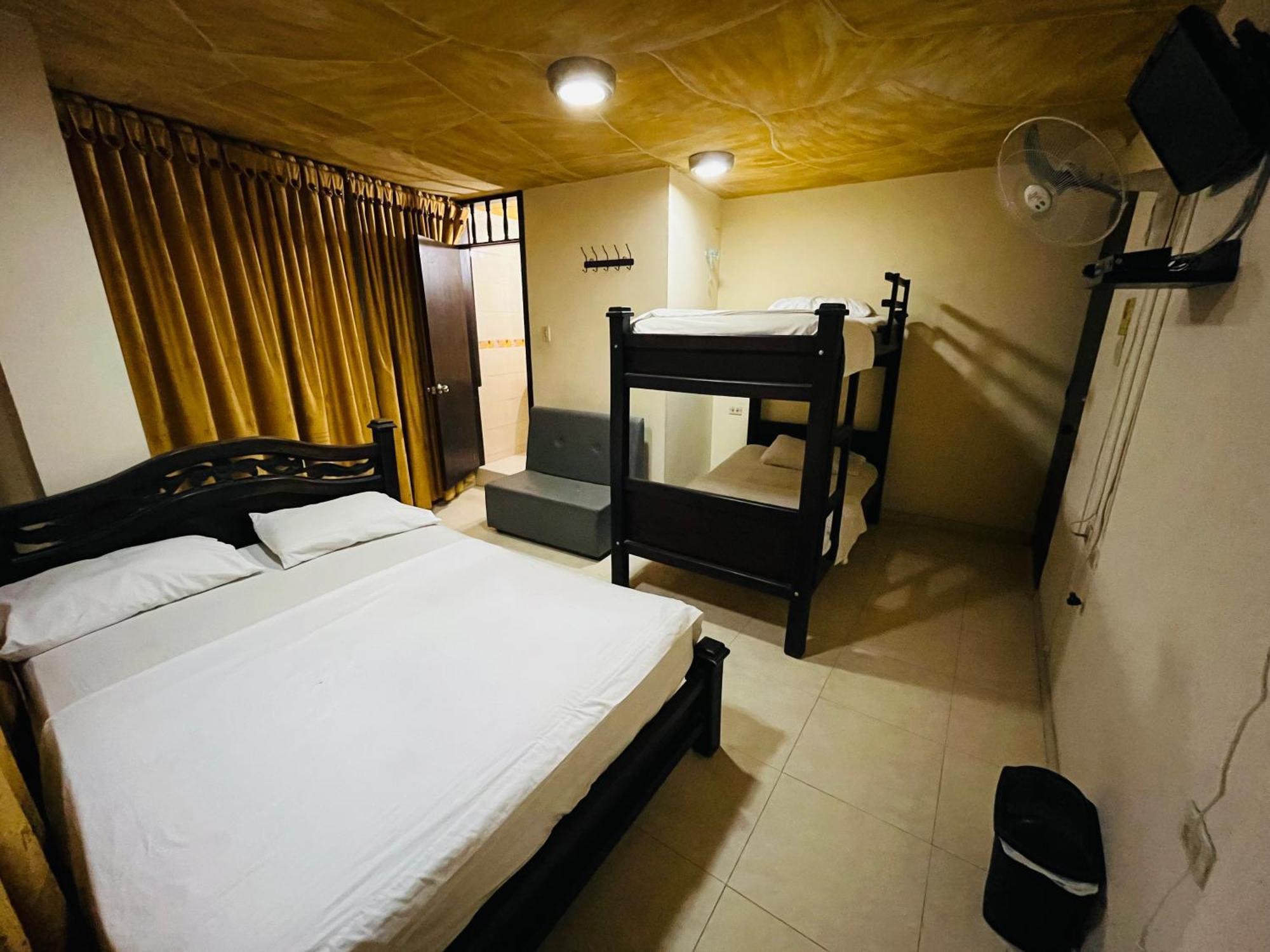Merkezi Saray Villavieja Buitenkant foto